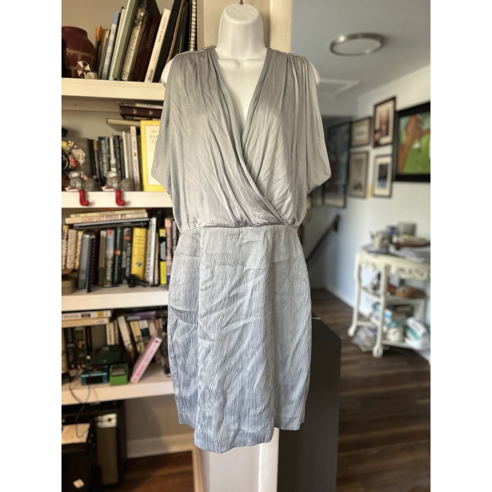 Black Halo Silver Blue Wrap V-Neck Cocktail Dress Pleated Skirt Keyhole Back 10